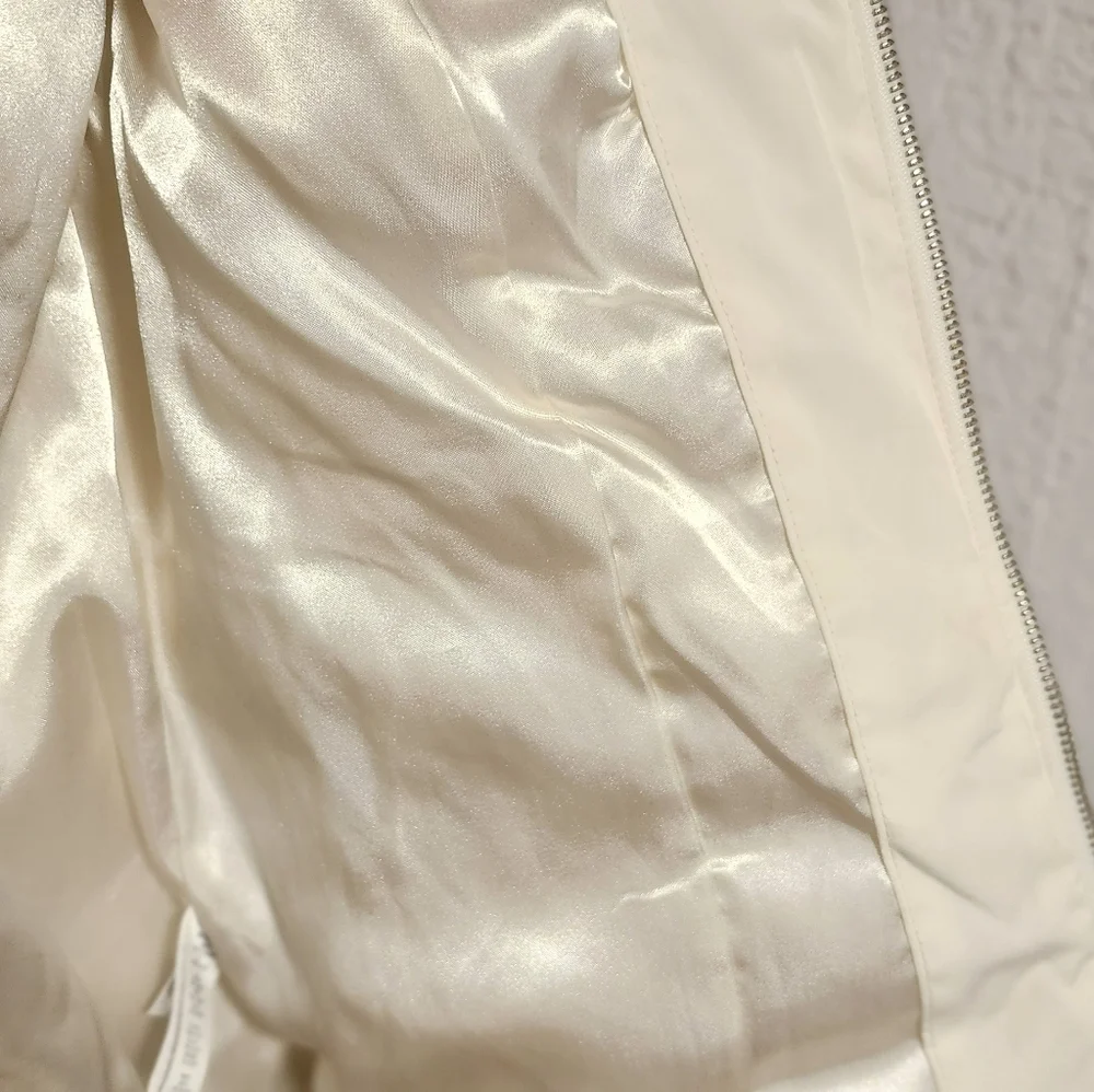 Calvin Klein Quilted Puffer Vest in Ivory / Cream woman girl - Picture 6 of 8